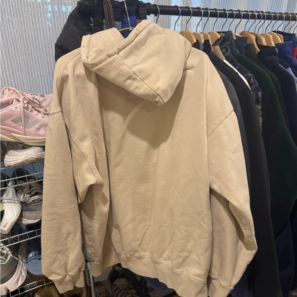 Brandy Melville Hoodie - Picture 2 of 3